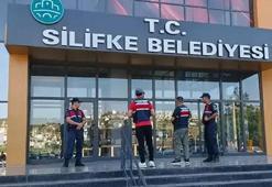 Mersin'in Silifke Belediyesi'ne operasyon! Belediye başkanı dahil 8 şüpheli tutuklandı