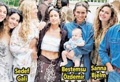 Büyükada’da sergi açtı