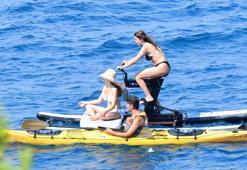 Ünlü oyuncular Bodrum'da kız kıza deniz keyfinde