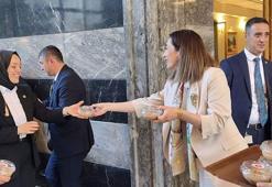 Muharrem ayına özel anlamlı program... TBMM'de bin 500 kişilik aşure lokması paylaşıldı