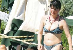 Gonca Vuslateri ailesiyle Bodrum tatilinde