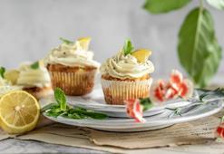 Çay saatlerinin yeni yıldızı: Puf puf kabaran, mis kokulu nefis limonlu cupcake tarifi ve püf noktaları