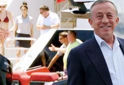 Altıncı kez baba olmaya hazırlanan Ali Ağaoğlu ve Bige Yıldırımer tekne tatilinde! İşte 1 milyon TL'lik o kutlama...