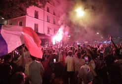 Fransa Fas'ı eledi: Paris savaş alanına döndü