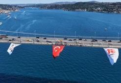 İstanbul Boğazı'nda dikkat çeken hazırlık! Köprülere Türk bayrakları asıldı