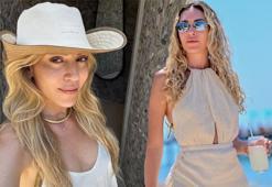 Sinem Kobal'dan bikinili pozlar! Fiziğiyle hayran bıraktı