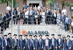 Geleceğin liderleri diplomalarını aldı
