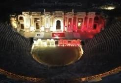 15 Temmuz'un şanlı mirası Pamukkale'de yaşatıldı! Pamukkale ve Hierapolis, ay yıldızın renkleriyle aydınlatıldı