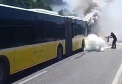 İETT otobüsünde korku dolu anlar! Dumanı fark eden şoför faciayı önledi
