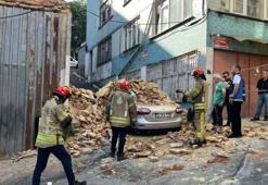 Beyoğlu’nda 2 katlı bina çöktü