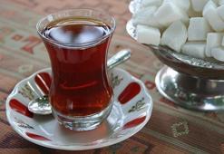 Çay suyuna 1 parça ekleyin! Saatlerce tazeliğini koruyor: Lezzetini 10 kat artırıyor