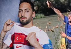 Hakan Çalhanoğlu’nun mütevazı köy tatili olay oldu!