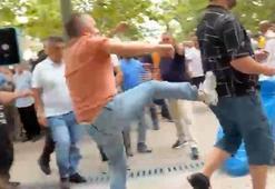 Cuma namazı çıkışı ortalık karıştı! Özgür Özel'e protestoya tekmeli arbede