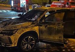 Kayseri'de şarj istasyonundaki elektrikli araç yandı!