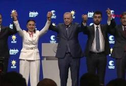 İstanbul'da 3 belediye başkanı AK Parti'ye katıldı: Rozetlerini Cumhurbaşkanı Erdoğan taktı