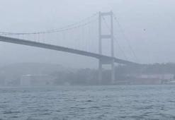 Yoğun sis nedeniyle Boğaz'da gemi trafiği geçici olarak durduruldu