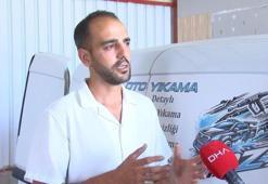 Bursa'da gönüllü oto yıkamacı! Kirli araçları görünce dayanamayarak temizliyor