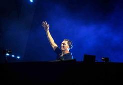 Dünyaca ünlü DJ Tiesto'dan İstanbul çıkarması: Sahne öncesi Türk tatlılarını deneyimledi