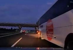 Korku dolu anlar! Şerit değiştiren otobüs kazaya neden oldu, ailenin çığlıkları kamerada