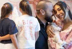 Berkay ve Özlem Ada Şahin'den üçüncü bebekleri Mihre ile ilk poz