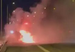 Seyir halindeki otomobil küle döndü!