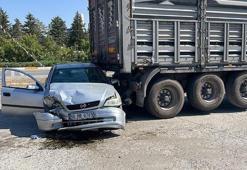 Kaçışı faciayla bitti! Ehliyetsiz sürücü TIR’ın altında kaldı