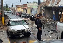 Meksika'da polis karakoluna bombalı saldırı! Çok sayıda yaralı var