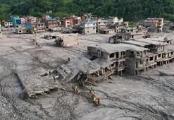 Nepal’de felaketin boyutu ortaya çıkıyor! Ölü sayısı 1000’e yaklaştı
