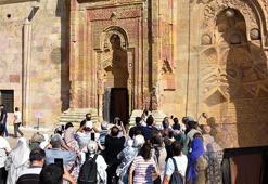 Sivas’ta 800 yıllık sır! Saat 15.30’da ortaya çıkıyor: Akın akın görmeye geliyorlar