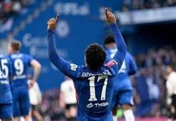 Manchester United, Chelsea'nin yıldızını kaptı