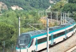 Milli elektrikli tren 250 km hıza ulaştı