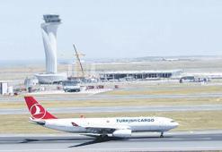 Jeopolitik gerilime rağmen yolcu sayısını artırdı