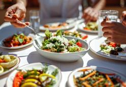 En sağlıklı salata malzemesi belli oldu! Kolajen üretimini tavan yaptırıyor! Tabağınıza 1 tane eklemeniz yetiyor...