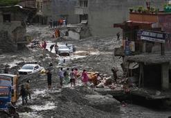 Nepal'de felaketin bilançosu ağırlaşıyor! Can kaybı 1200'ü aştı