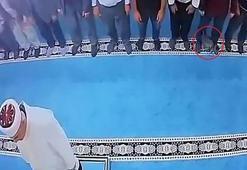 Camide infial yaratan görüntü! Kediyi tekmeleyip imamın kafasına savuran kişi gözaltında