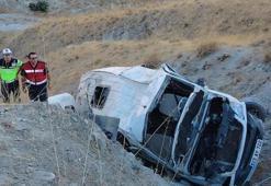 Elazığ’da minibüs uçuruma yuvarlandı! 5'i ağır 13 yaralı