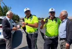 Trafik polisinden alışılmadık ceza: 'Evde bulaşıkları sen yıkayacaksın!'