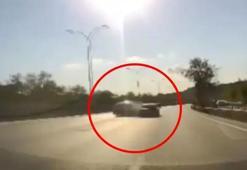 Pendik'te iki otomobilin çarpışma anı kamerada