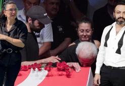 Serhat Kılıç için tören düzenlendi! Tabutunu öperek veda ettiler