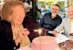 Semahat Arsel’e 98’inci yaşa özel sürpriz