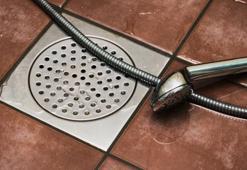 Ne sirke ne de karbonat! Banyo giderinden gelen kokuyu tek seferde kesiyor, 6 ay gidiyor