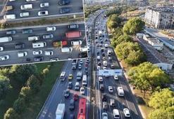 İstanbul’da ilk ders zili çaldı, trafik kilitlendi!