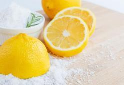 Limonu dörde bölüp üzerine tuz dökün! Mutfak tezgahına koyunca bakın ne oluyor