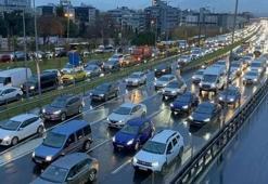 İstanbul'da yağmur trafiği felç etti! Yoğunluk yüzde 83'e çıktı