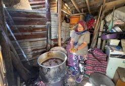 Her yerde yetişmiyor, dağlardan tek tek toplanıyor! 11 saat kaynatılıyor, kilosu 500 lira