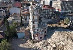 Kentsel dönüşümde dehşet anları! 6 katlı bina kendiliğinden çöktü