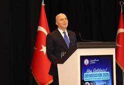 Öğrencilere rektörden altın değerinde tavsiyeler: 'Düşünmeyi teknolojiye bırakmayın'