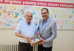 Kasapoğlu: 'Burhan Özfatura İzmir’in hafızasında daima saygıyla anılacak'