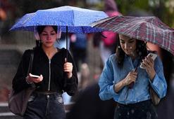 İstanbul’da hava bir anda değişecek! AKOM tarih verdi: Kuvvetli sağanak ve fırtına geliyor