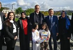 AK Parti Sözcüsü Çelik Çelik sahilde balık pişirdi, vatandaşlarla buluştu